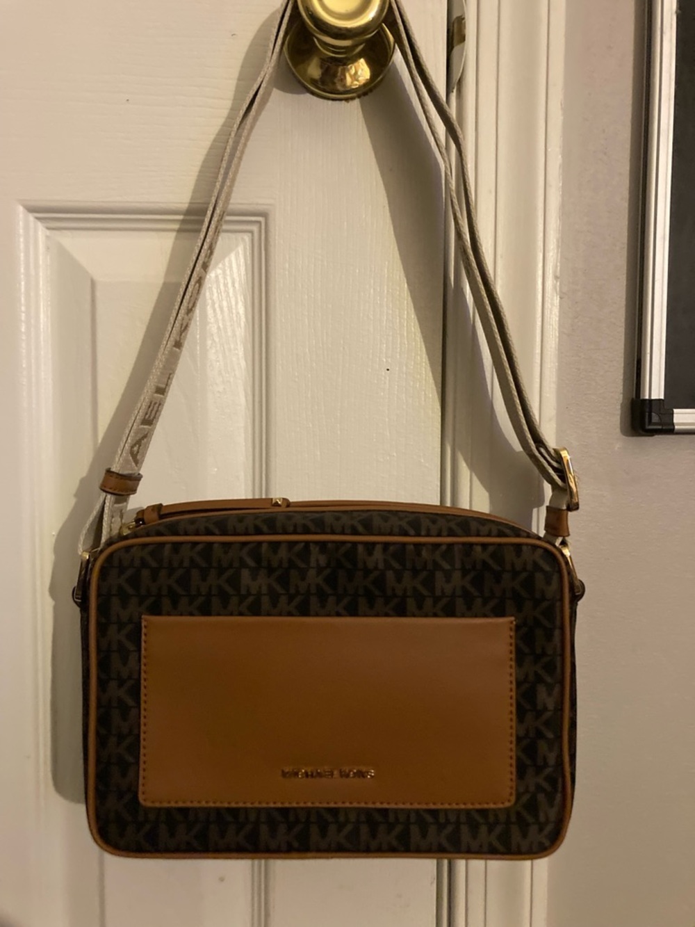 Michael Kors Brown and Tan MK Signature Logo design bag NWOT - Picture 2 of 7